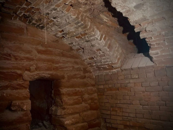 Тайную комнату обнаружили в подвале здания музея изобразительных искусств Оренбурга