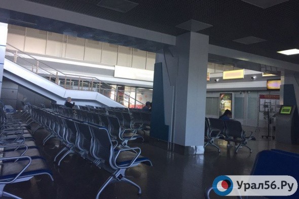 В аэропорту Оренбурга задержали рейс из-за позднего прибытия самолета из Москвы