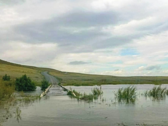 В Оренбургской области из-за затопления закрыты 4 моста. 2 дороги открыли