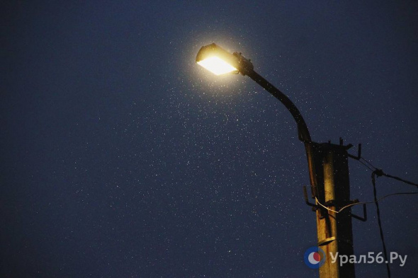 В Орске в районе улицы Пацаева отключили свет из-за аварии